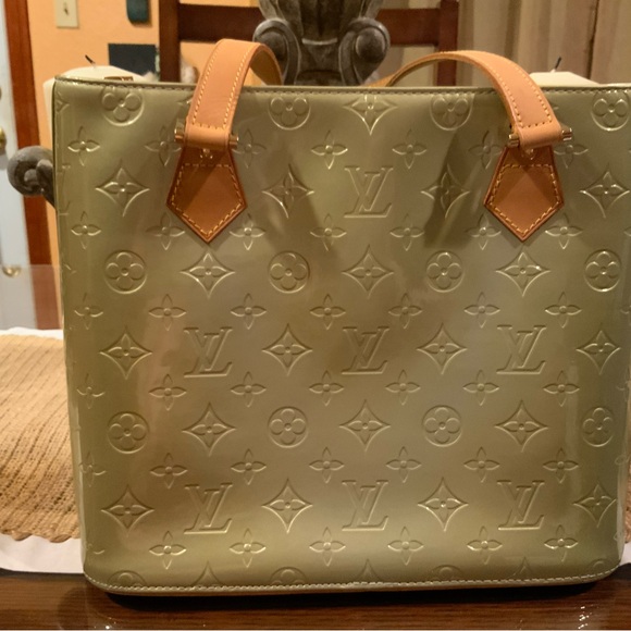 SOLD. LV Monogram Vernis Houston Tote - Picture 3 of 13
